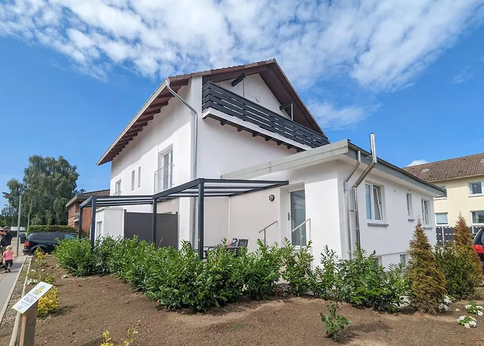 Strandhuepfer Nr 1 Kellenhusen