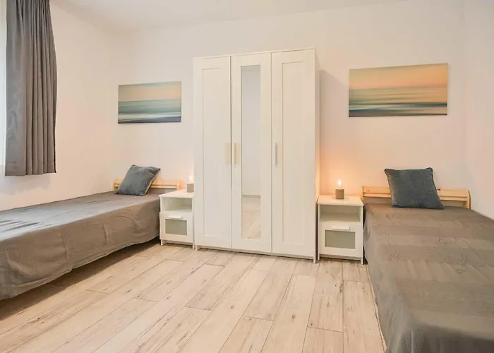 Strandhuepfer Nr 1 * Kellenhusen